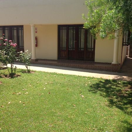 Wozani Lodge Булавайо Екстериор снимка