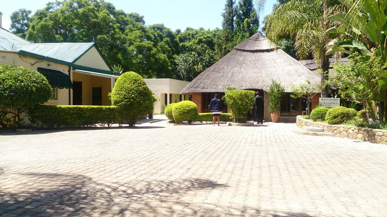 Wozani Lodge Булавайо Екстериор снимка